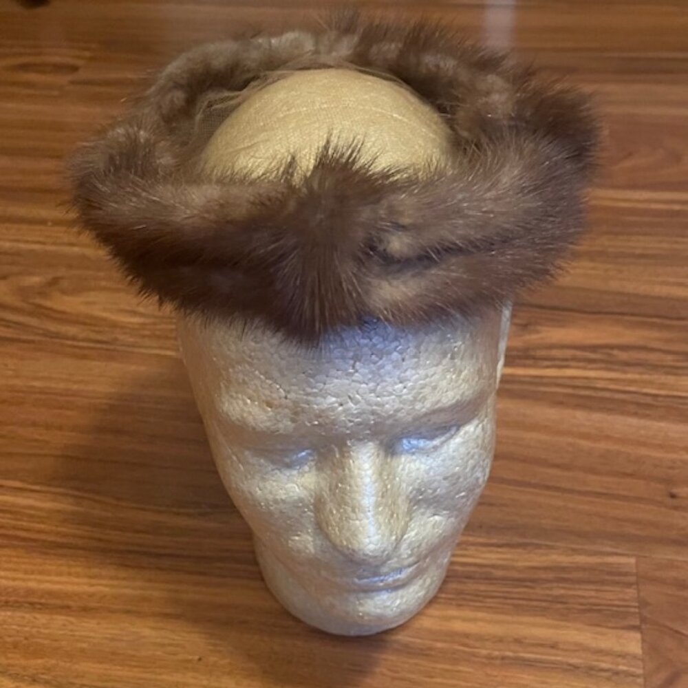 Evelyn Varon Exclusive Vintage Brown Mink Fur Halo Hat Unique